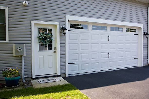 24/7 Emergency Garage Door Panel Replacement experts in Childress County County, TX